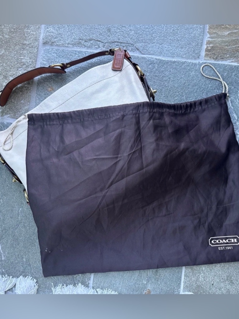 Coach Vintage Hobo Carly Bag with Brass Details Creamy White L0773-11636 - Picture 16 of 16